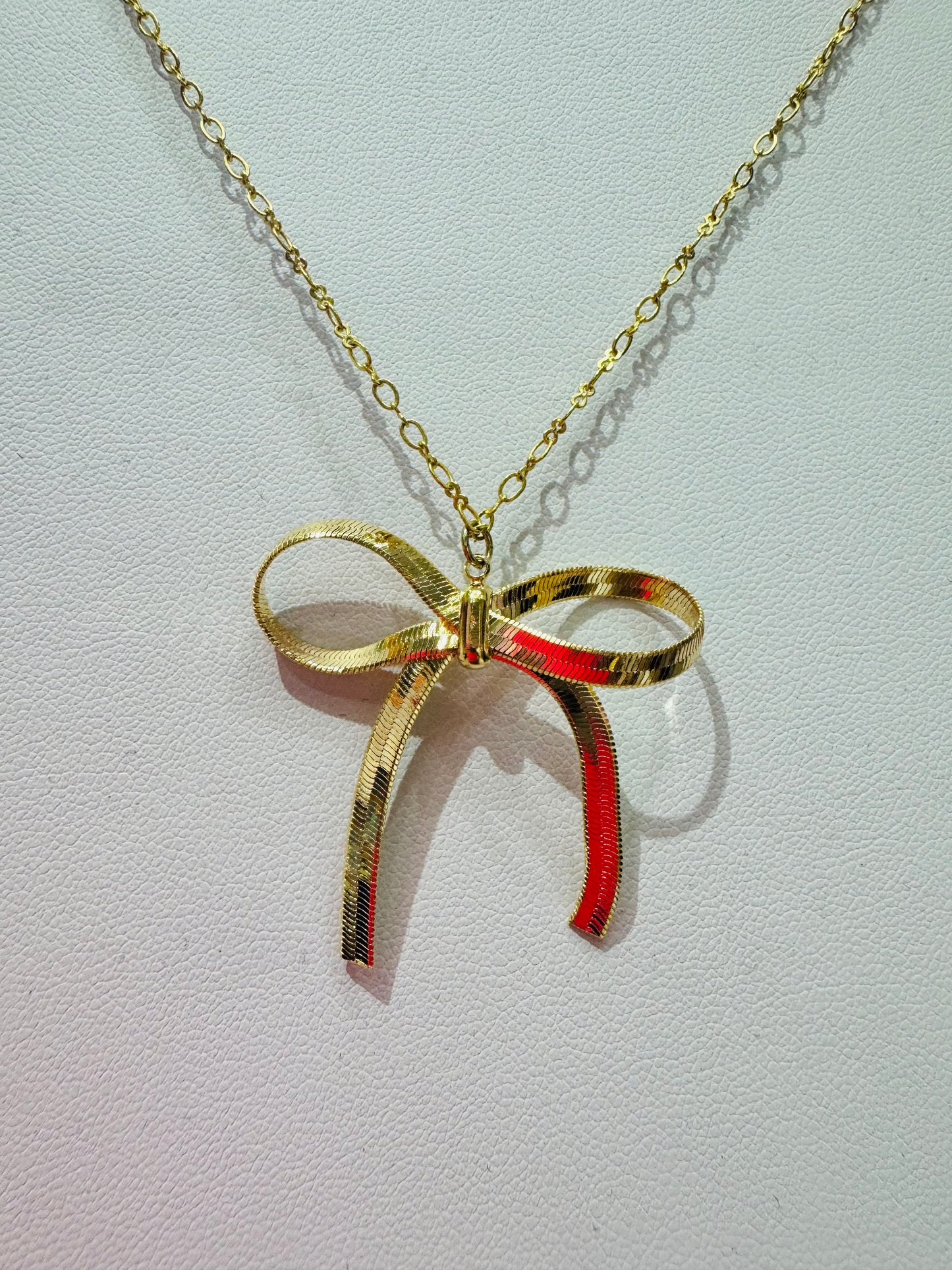 Kyra bow necklace